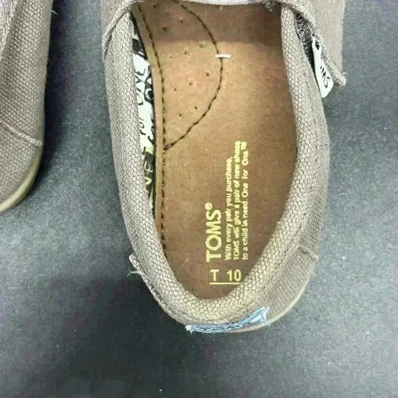 TOMS Toddler Size 10 Hook And Loop Closure Shoe Light Brown Color - Picture 5 of 6